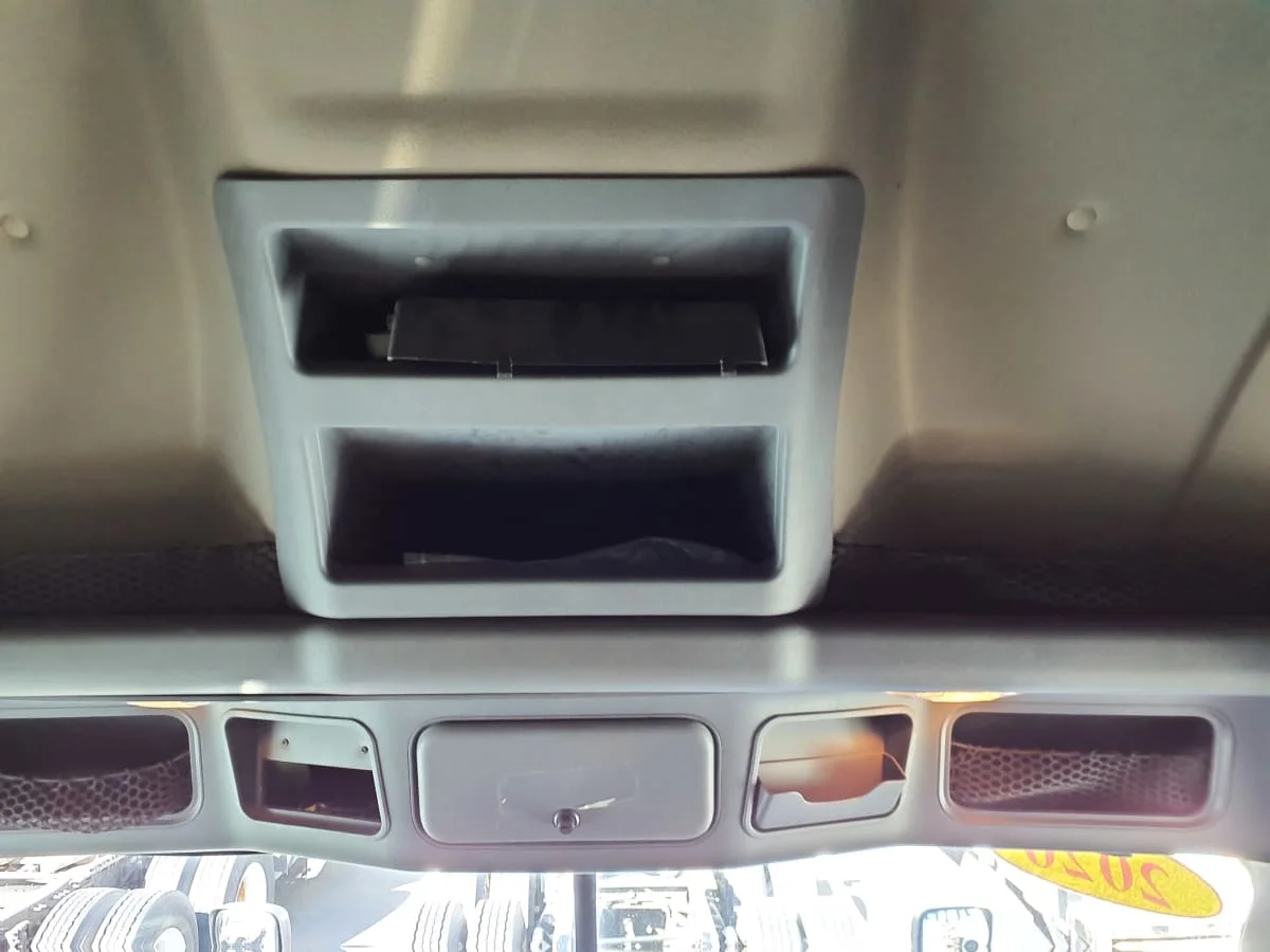 2020 Freightliner Cascadia in Altoona, IA — photo 14