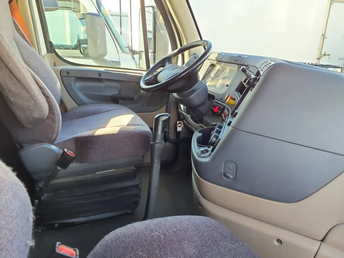2020 Freightliner Cascadia in Altoona, IA — photo 11