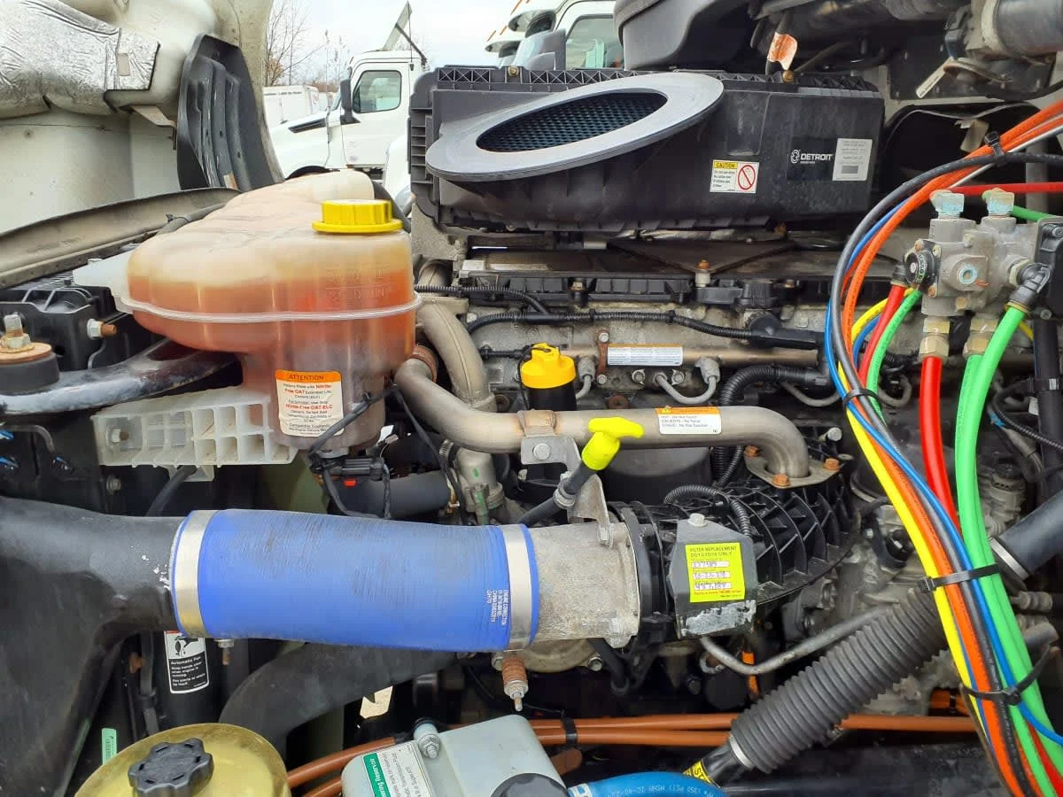 2020 Freightliner Cascadia in Indianapolis, IN — photo 8