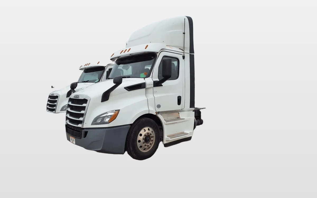 2020 Freightliner Cascadia - image 1