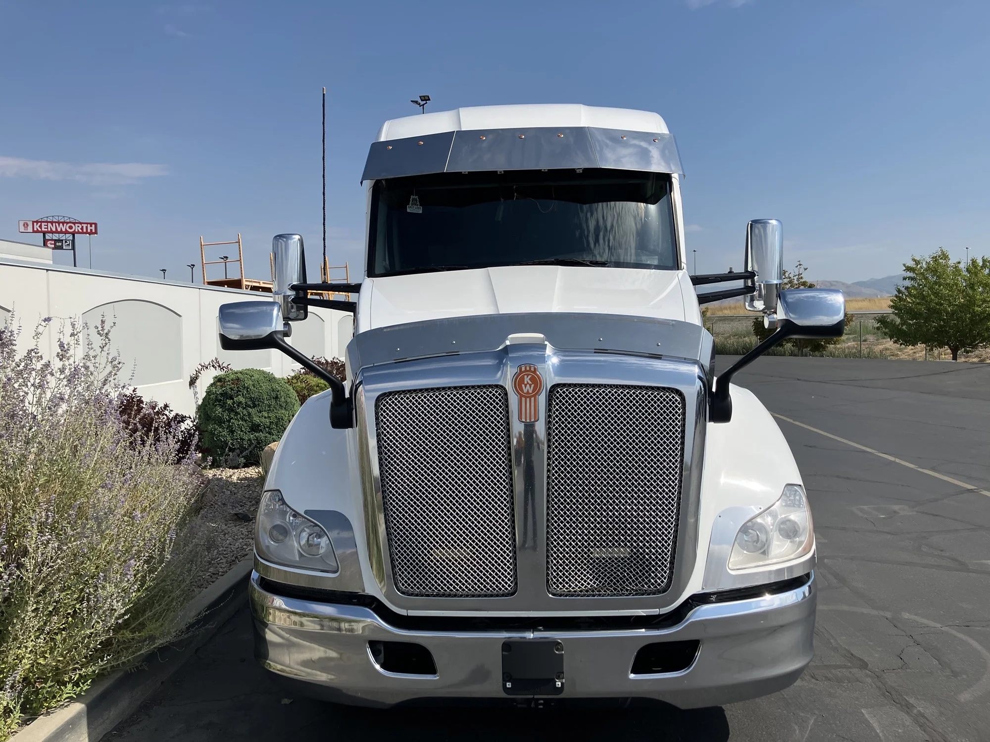 2022 Kenworth T680 in Salt Lake, UT — photo 3