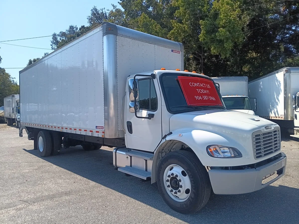 2022 Freightliner M2 106 in Jacksonville, FL — photo 3