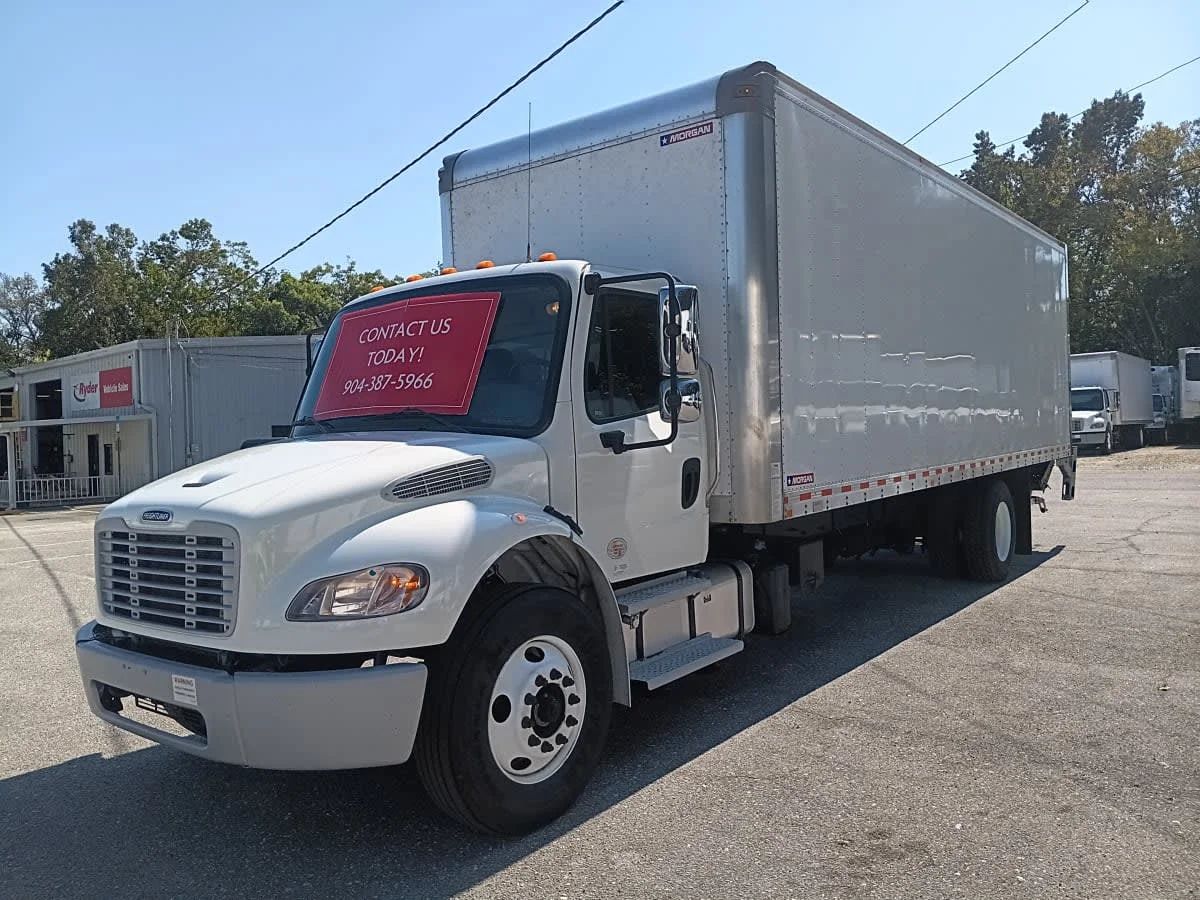 2022 Freightliner M2 106 in Jacksonville, FL — photo 2