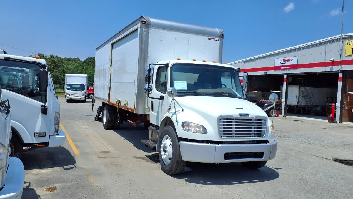 2019 Freightliner M2 106 in Salisbury, MA — photo 3