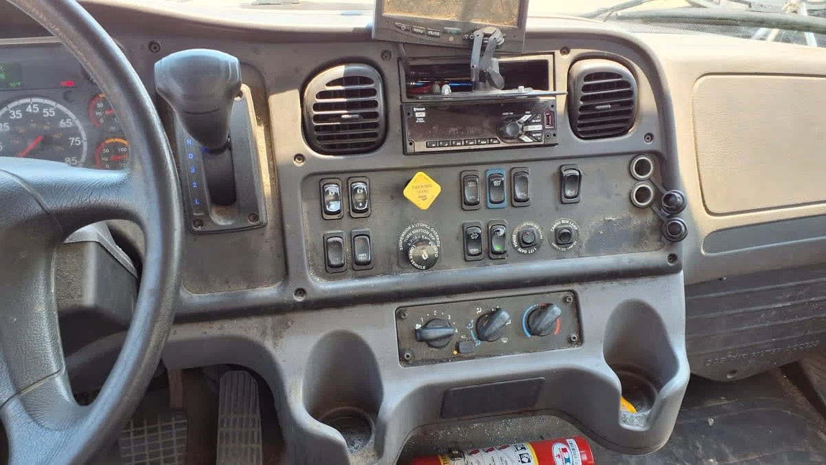 2019 Freightliner M2 106 in Salisbury, MA — photo 10