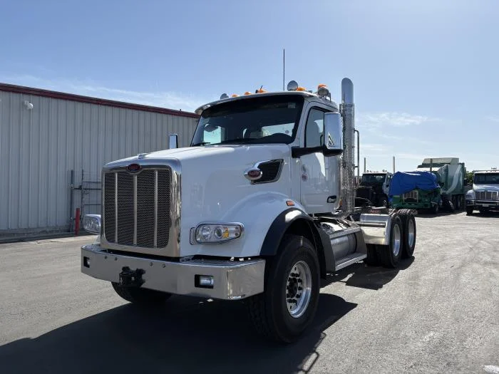 2027 Peterbilt 567 in Sylmar, CA — photo 2