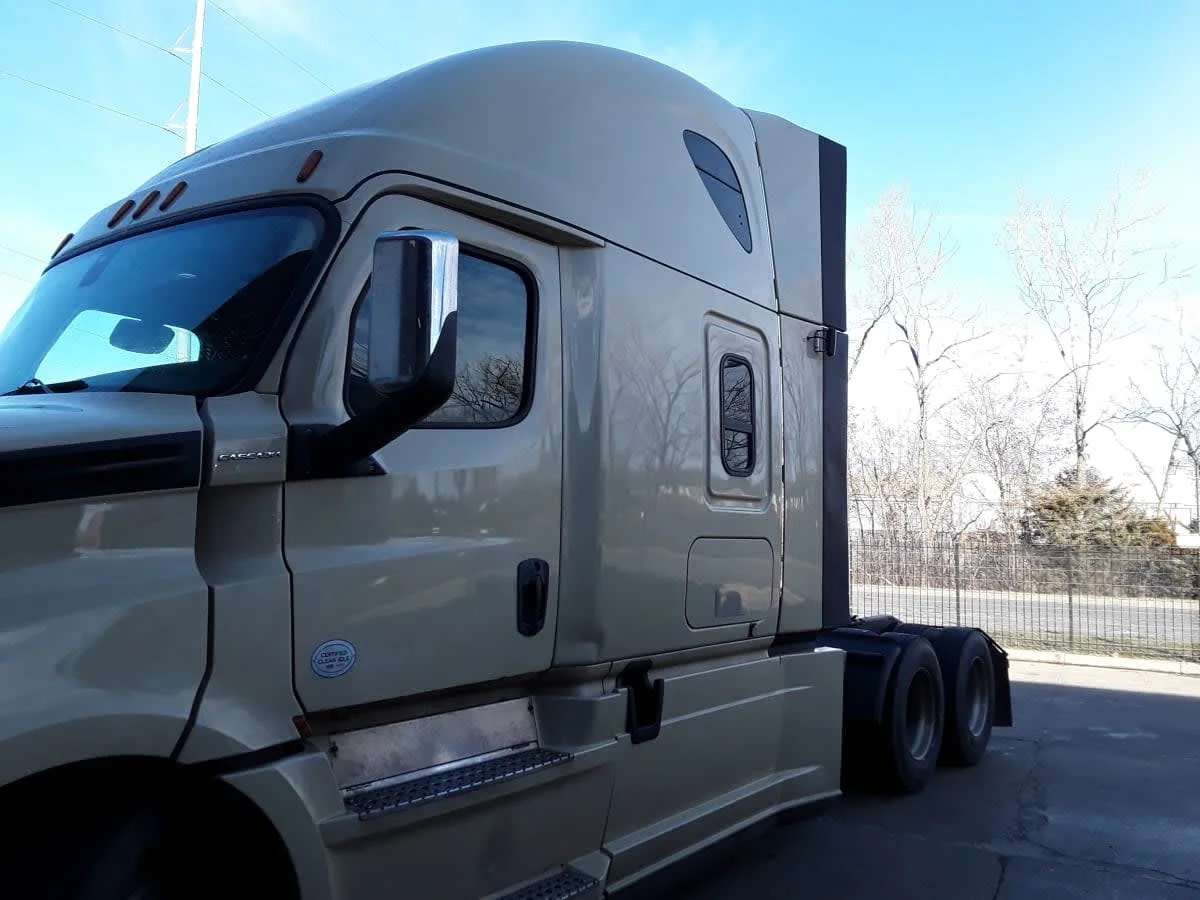 2019 Freightliner Cascadia in Kansas City, MO