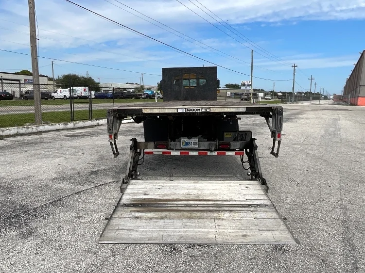 2019 Freightliner M2 106 in Tampa, FL — photo 9