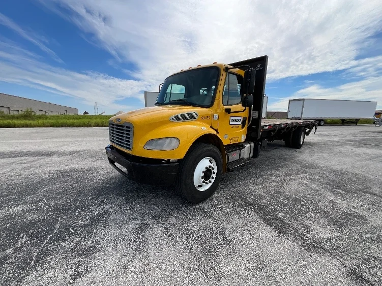 2019 Freightliner M2 106 in Tampa, FL