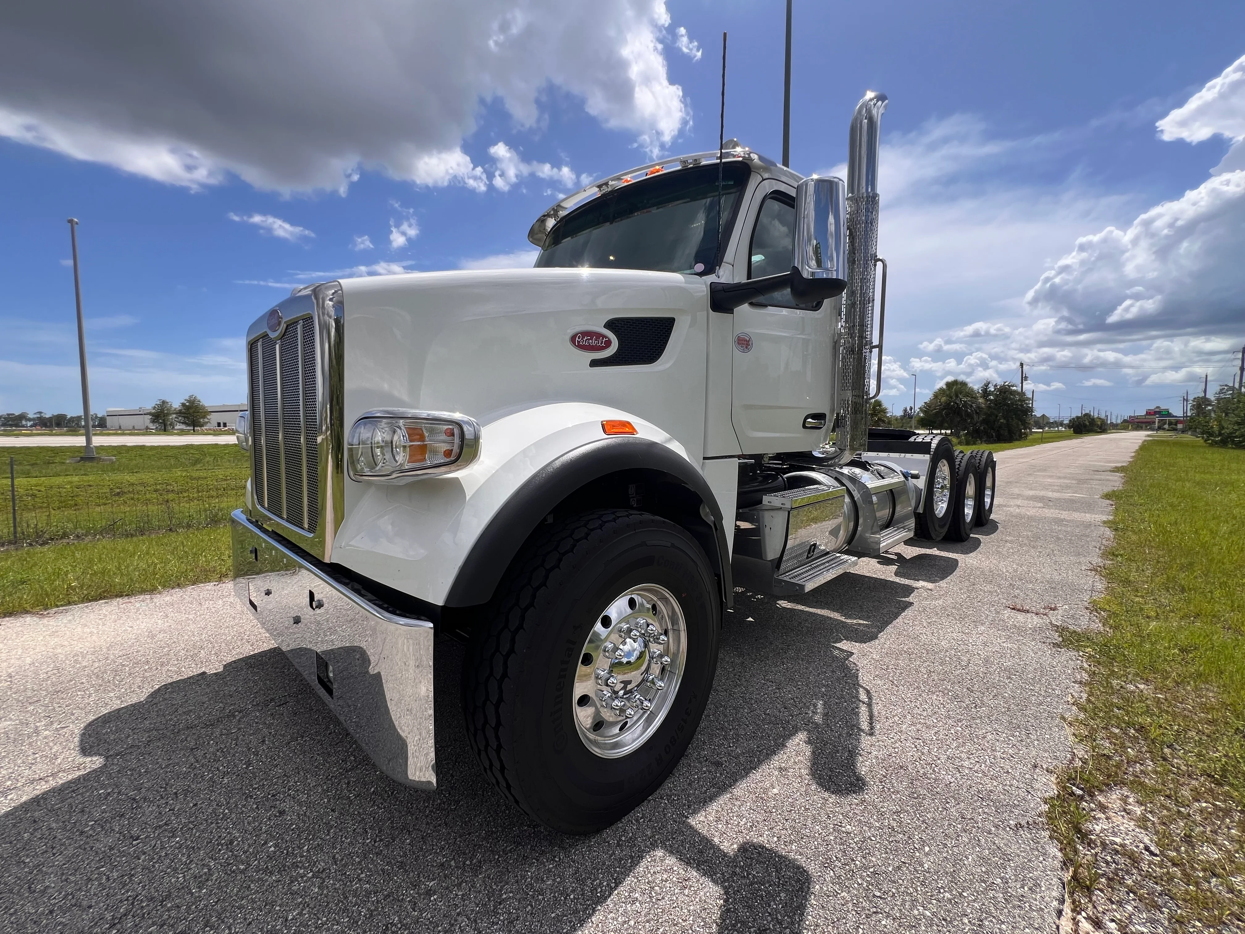 2026 Peterbilt 567 in Doral, FL — photo 2