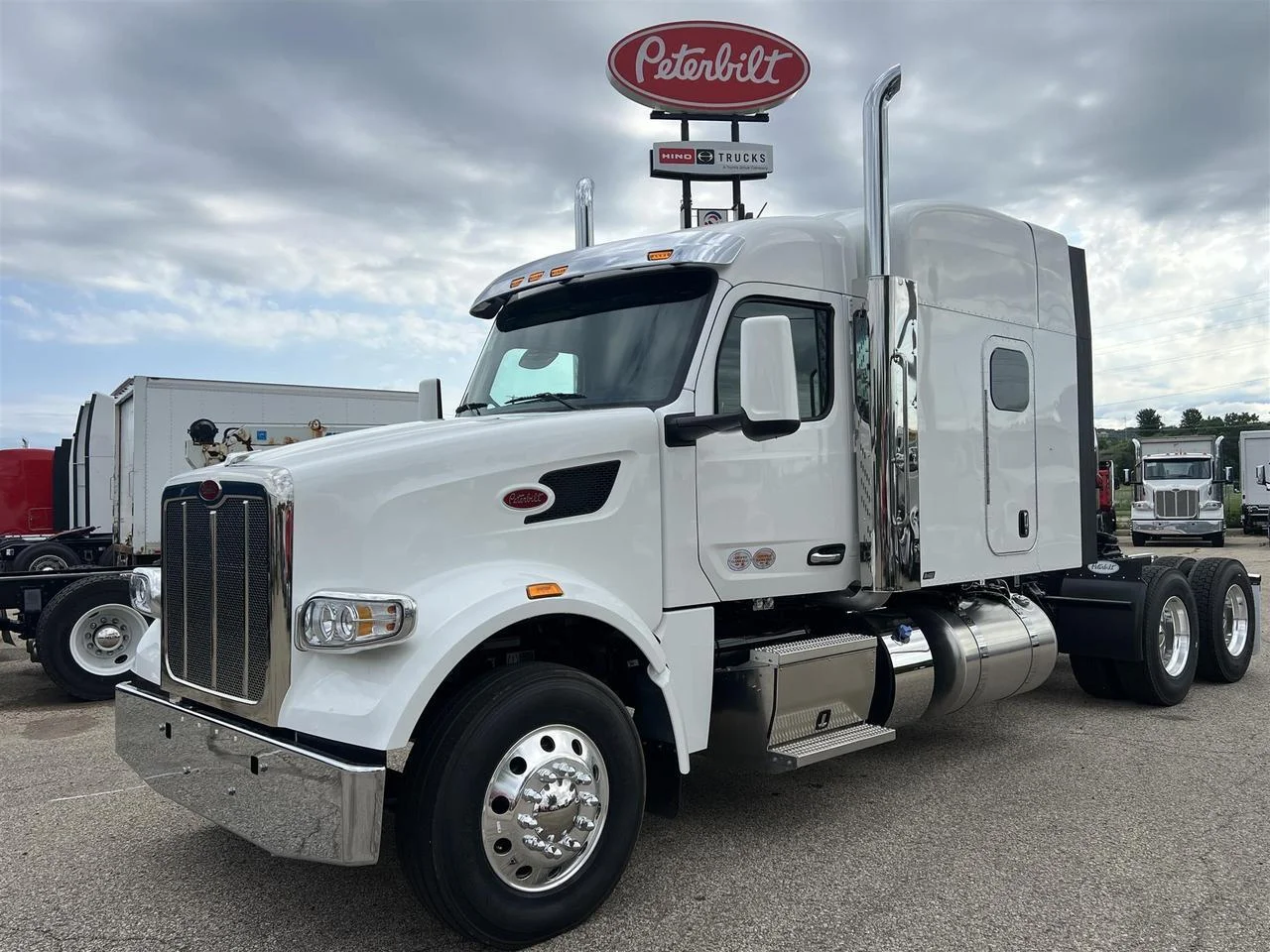 2027 Peterbilt 567