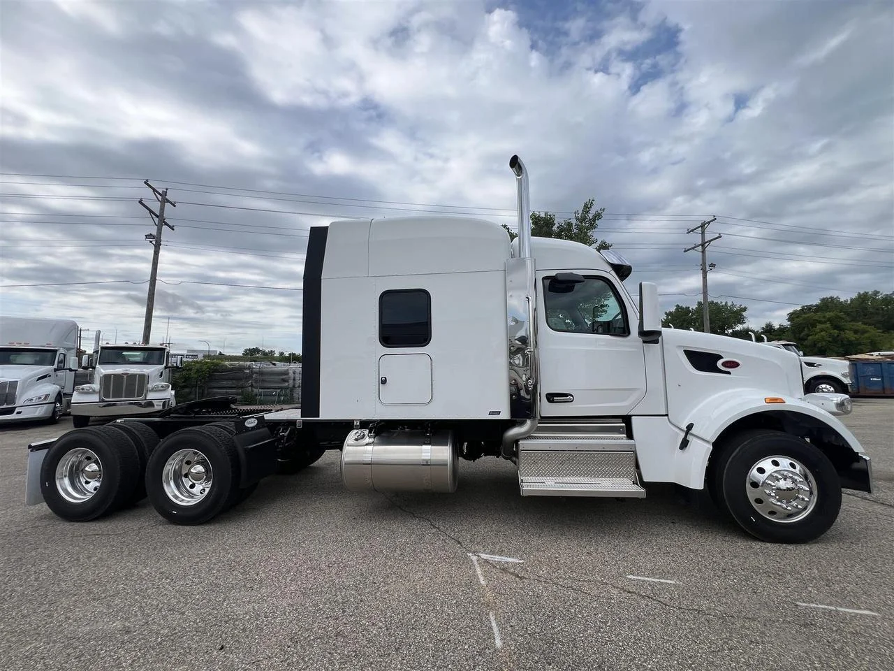 2027 Peterbilt 567 in South St. Paul, MN — photo 4