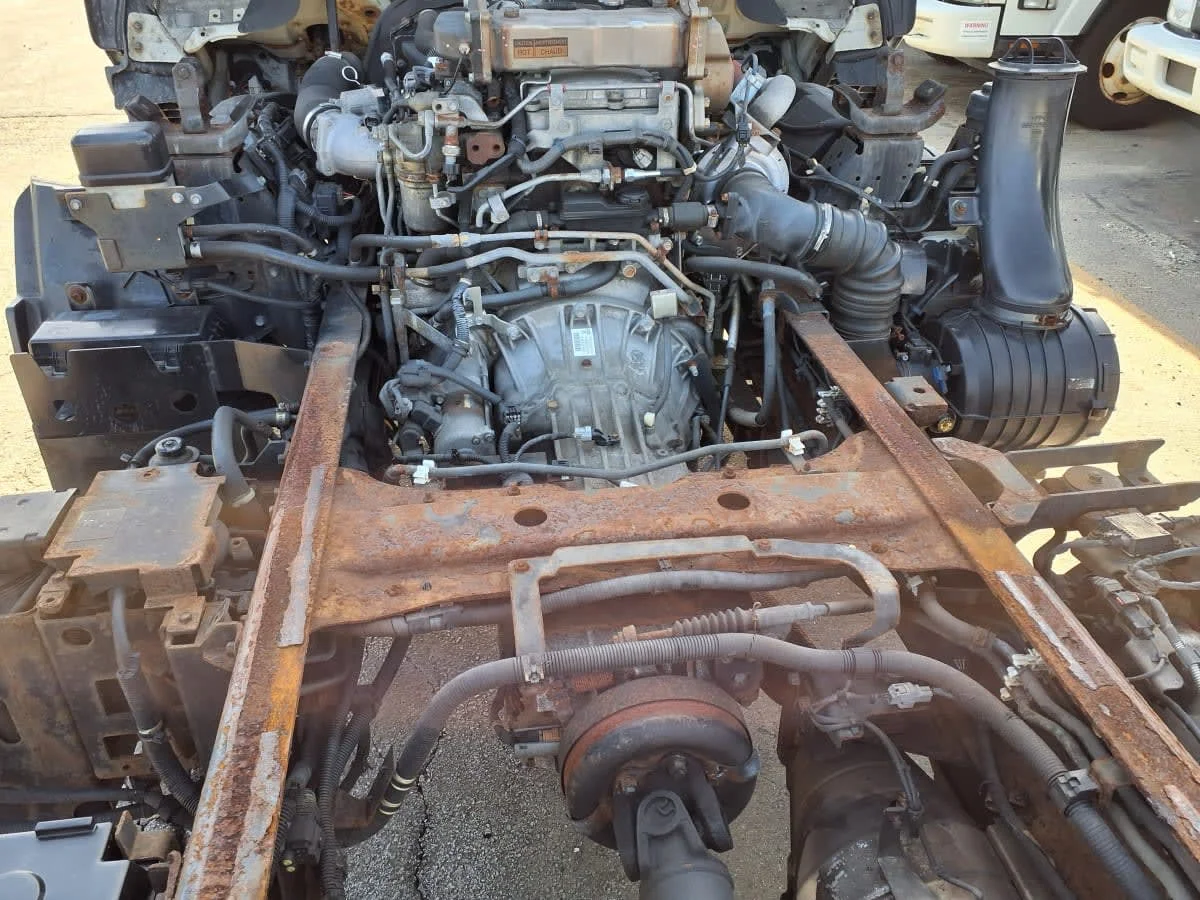 2017 Isuzu NRR - image 11