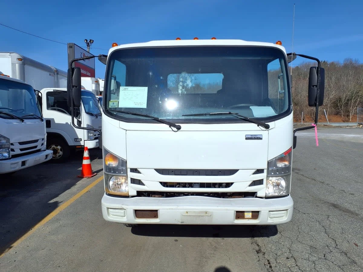 2017 Isuzu NRR - image 2