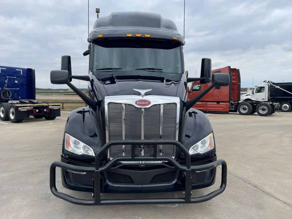 2023 Peterbilt 579 in Springfield, MO — photo 8