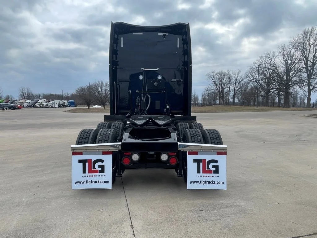 2023 Peterbilt 579 in Springfield, MO — photo 4