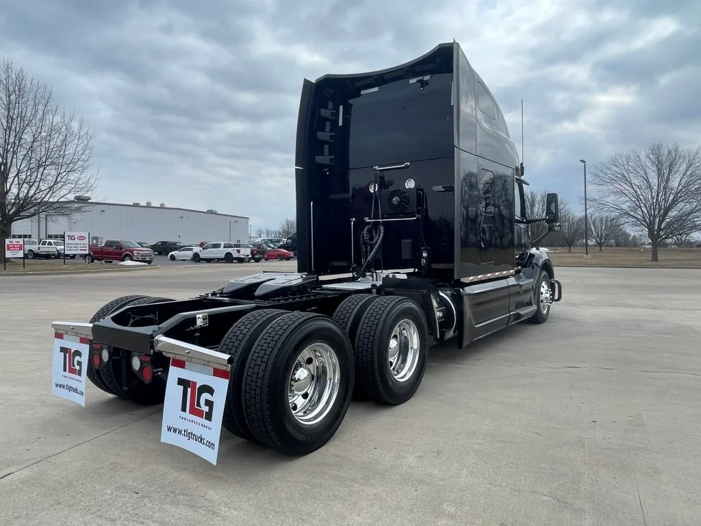 2023 Peterbilt 579 in Springfield, MO — photo 5