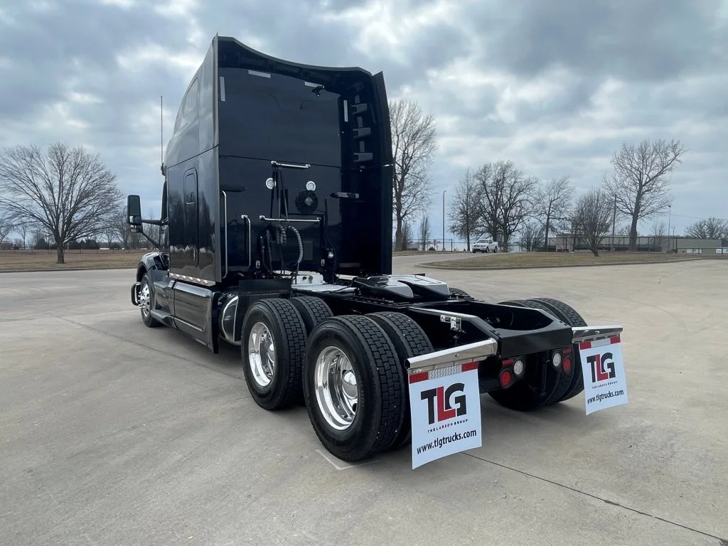 2023 Peterbilt 579 in Springfield, MO — photo 3