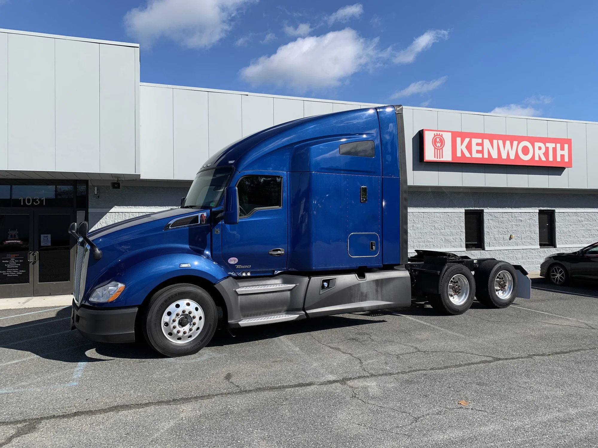 2021 Kenworth T680 - image 2