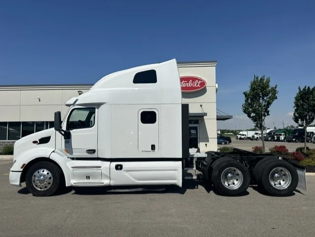 2020 Peterbilt 579 in Dayton, OH — photo 2