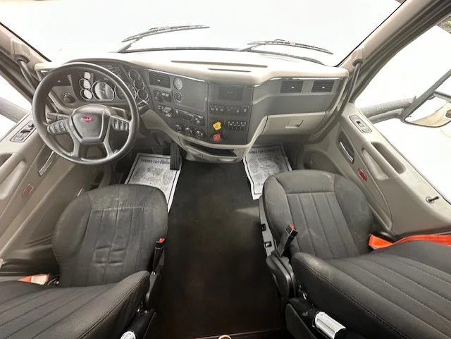 2020 Peterbilt 579 in Dayton, OH — photo 13