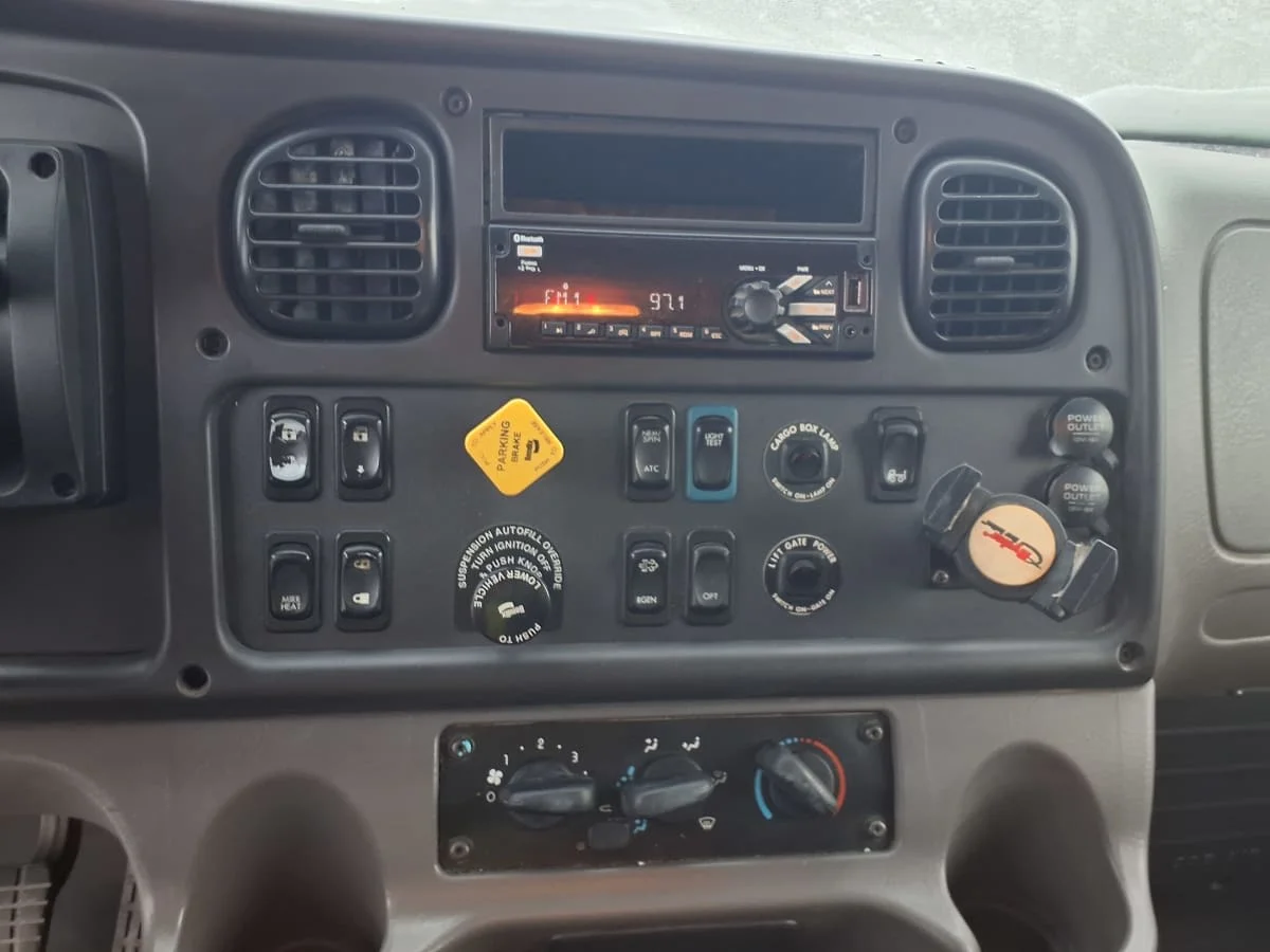 2019 Freightliner M2 106 in Taylor, MI — photo 11