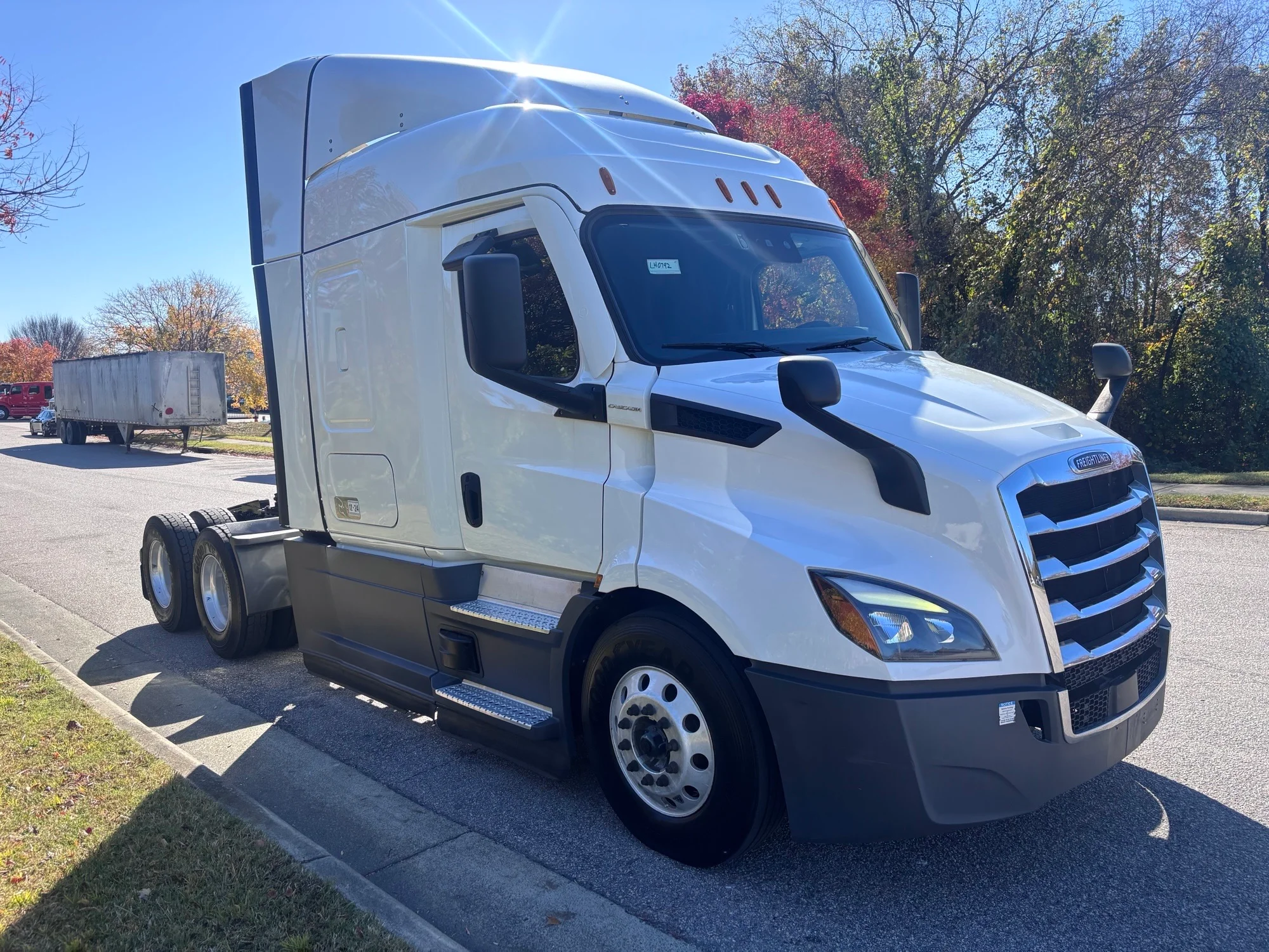 2021 Freightliner Cascadia - image 3