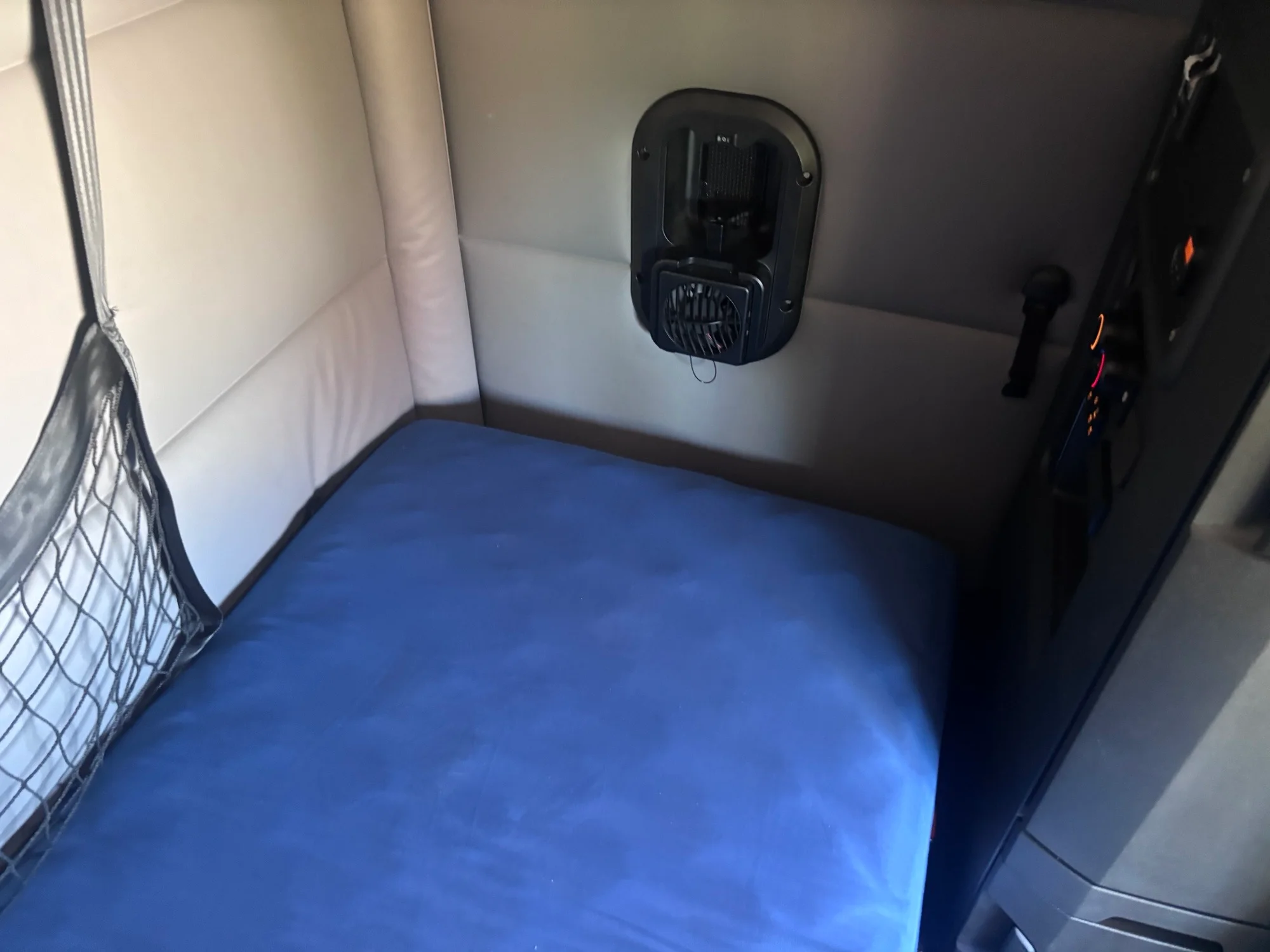 2021 Freightliner Cascadia - image 16