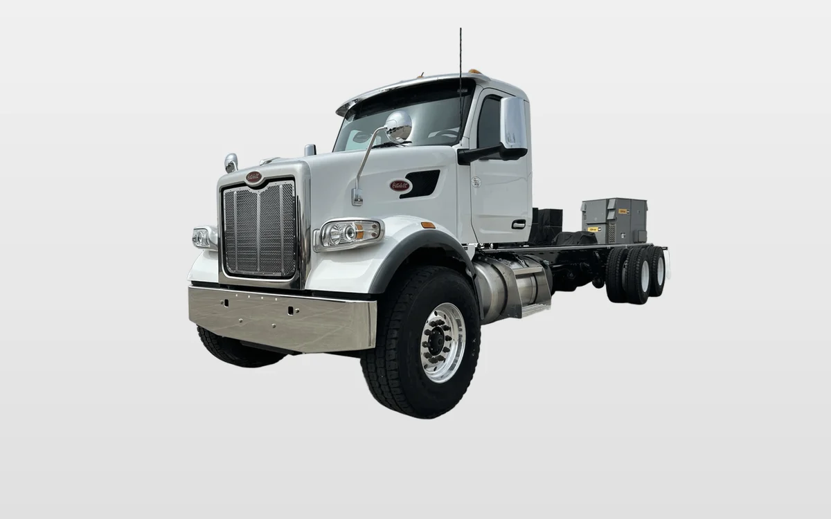 2024 Peterbilt 567 - image 1
