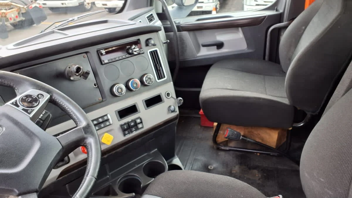 2020 Freightliner Cascadia in Salisbury, MA — photo 7