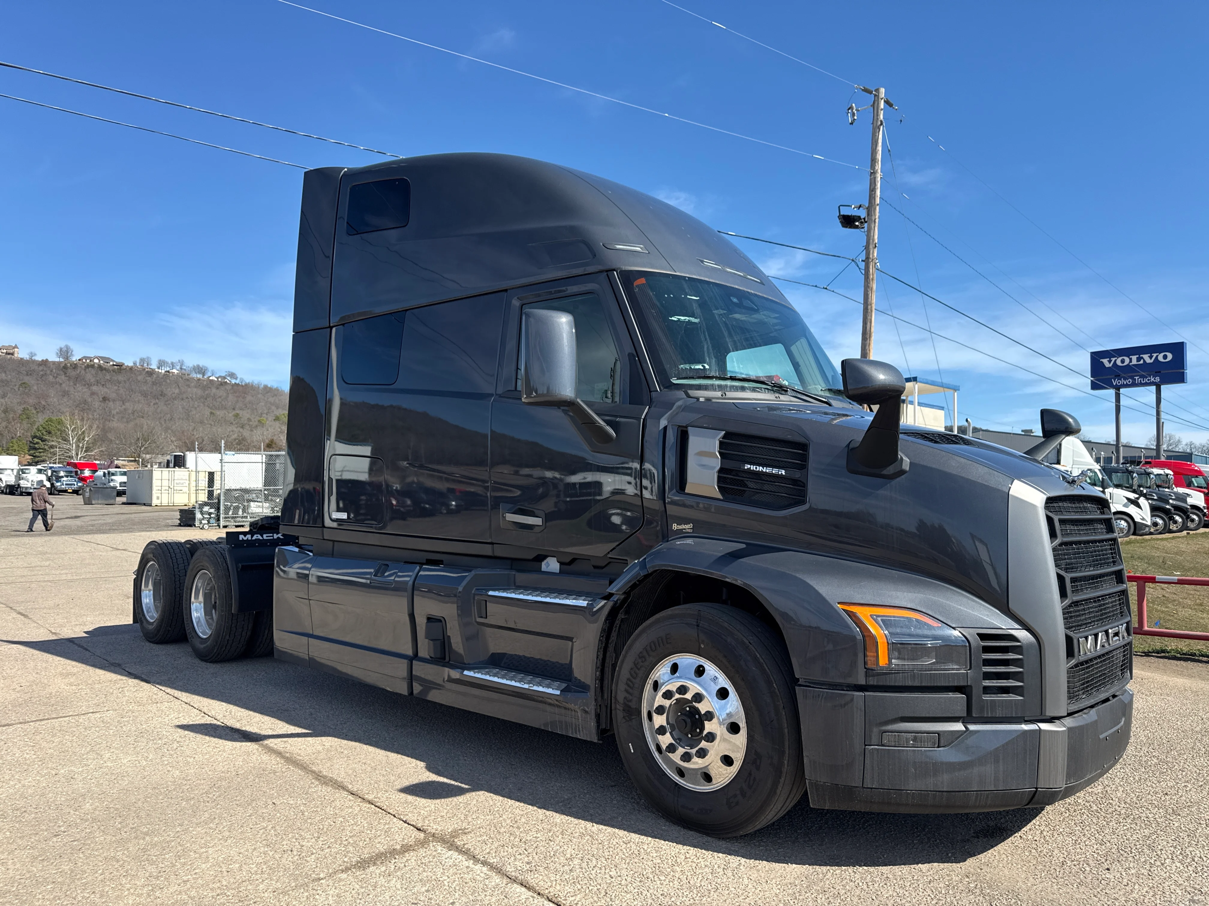 2026 Mack Pinnacle in Pottsville, PA — photo 3