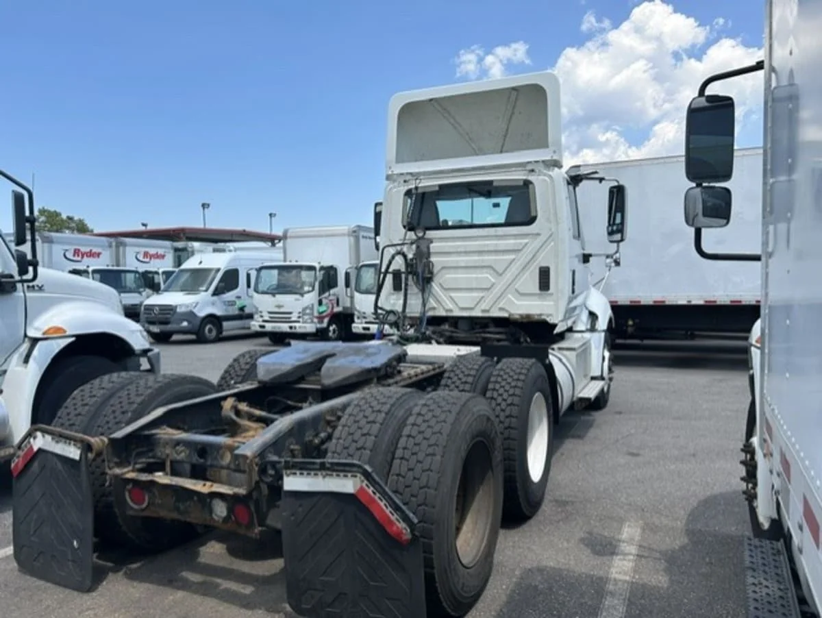 2016 International ProStar in Farmingdale, NY — photo 4