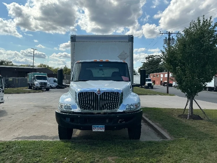 2020 International MV - image 2