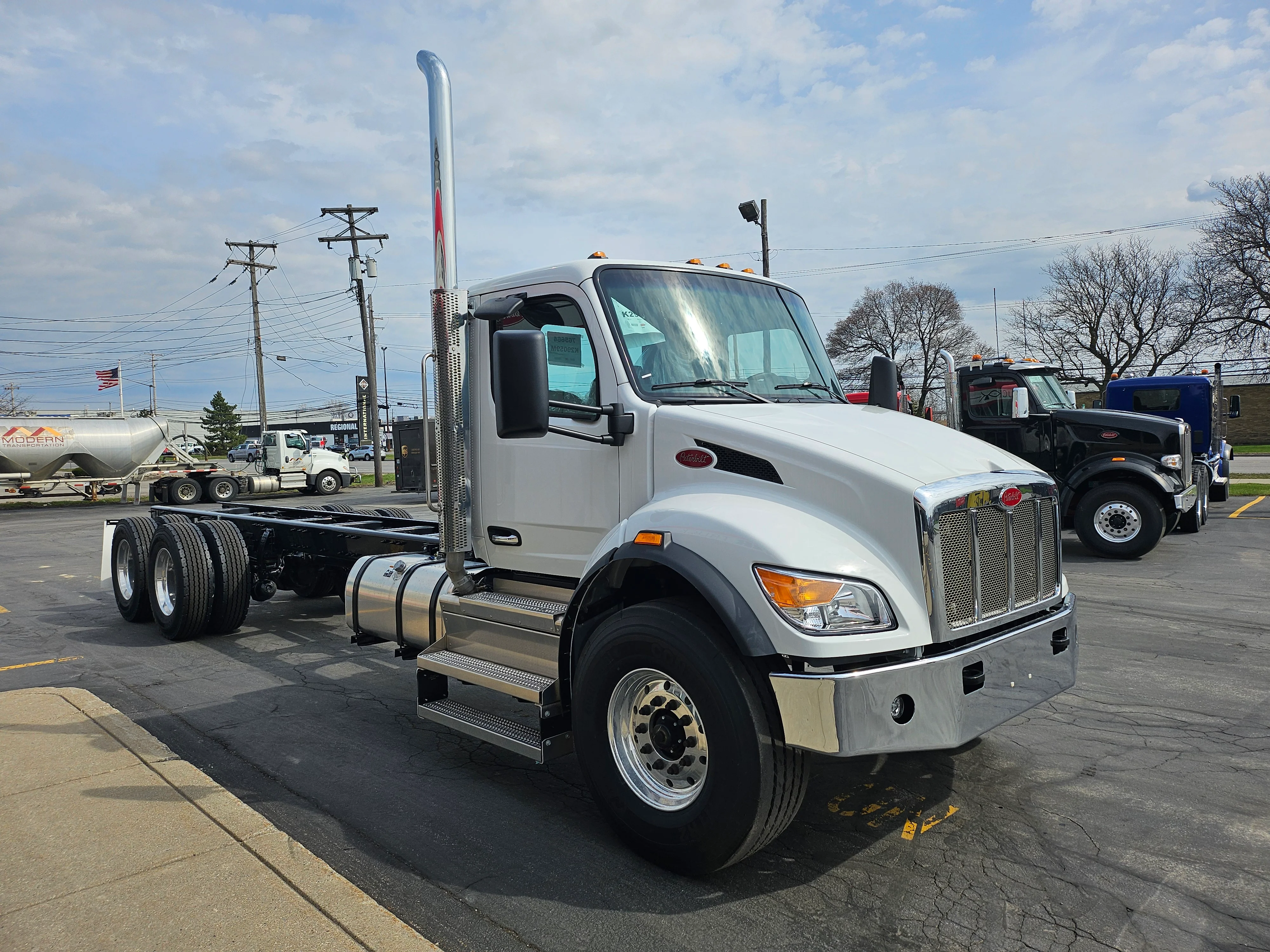 2025 Peterbilt 548 in Buffalo, NY — photo 2