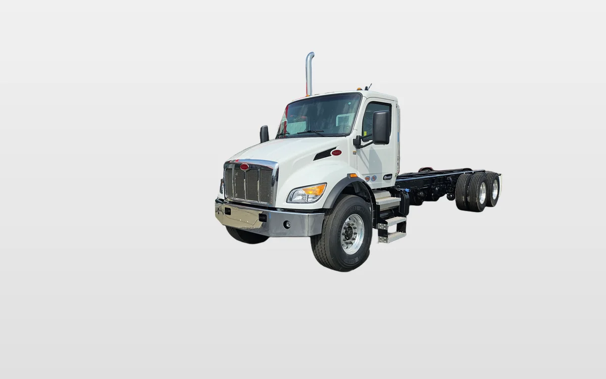 2025 Peterbilt 548 - image 1