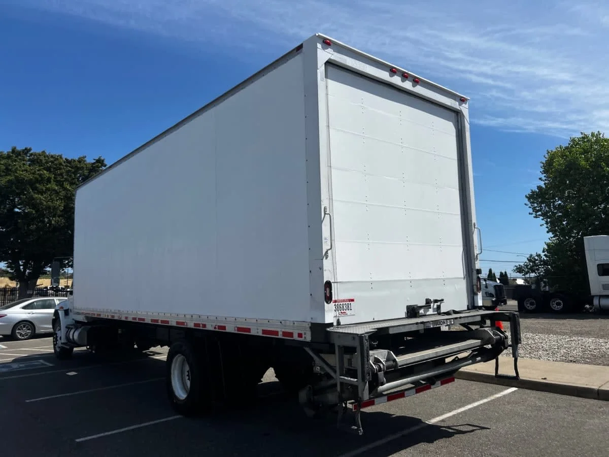 2018 International 4300 in West Sacramento, CA — photo 6