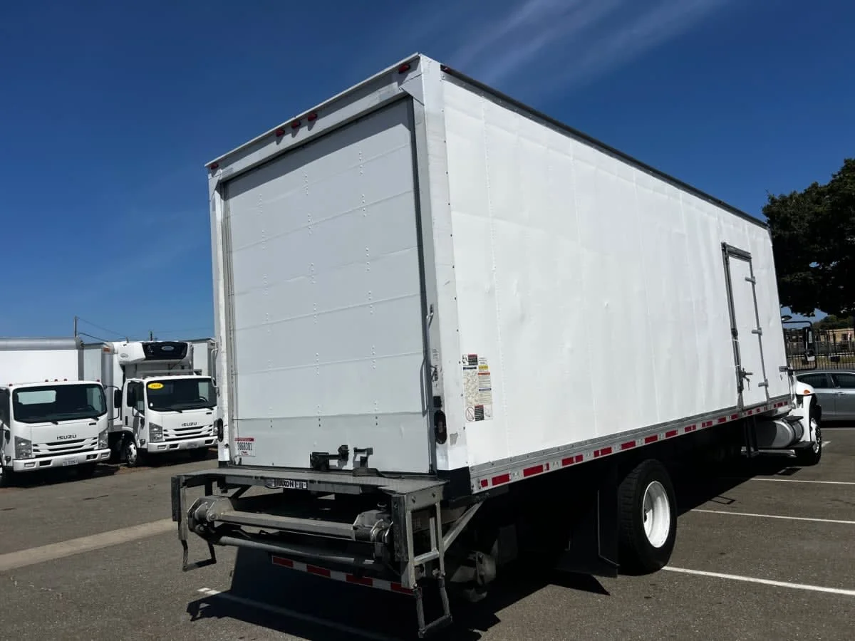 2018 International 4300 in West Sacramento, CA — photo 4