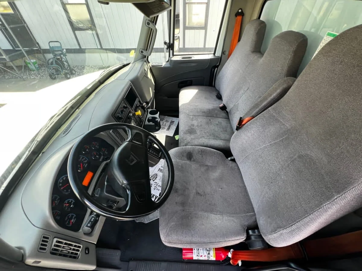 2018 International 4300 in West Sacramento, CA — photo 7