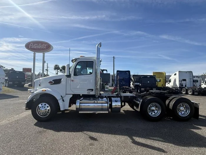 2026 Peterbilt 567 - image 3