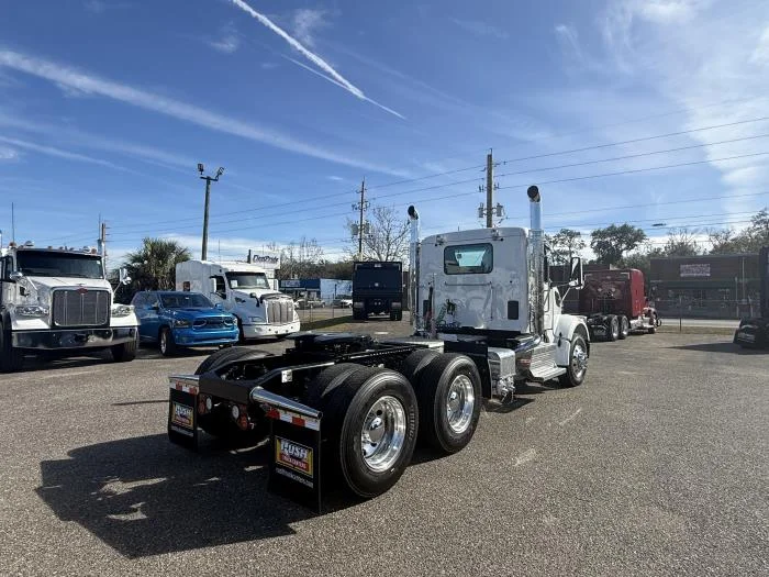 2026 Peterbilt 567 - image 6