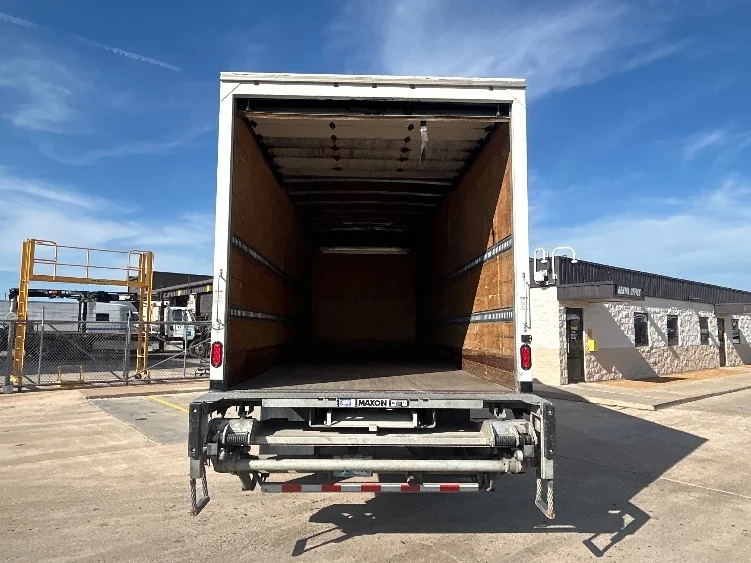 2020 Hino 268 in Oklahoma City, OK — photo 8