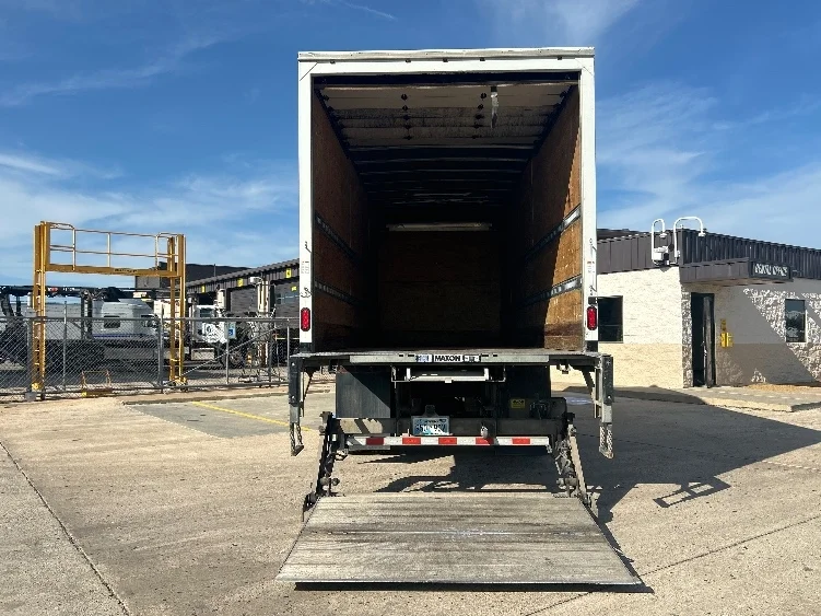 2020 Hino 268 in Oklahoma City, OK — photo 9