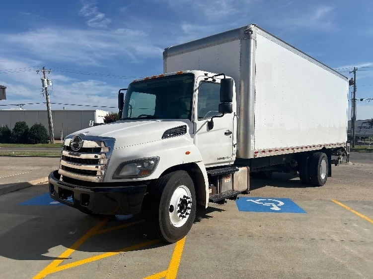 2020 Hino 268 in Oklahoma City, OK — photo 3