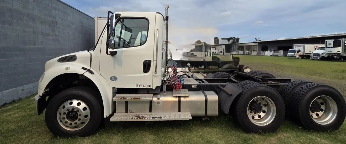 2017 Freightliner M2 106
