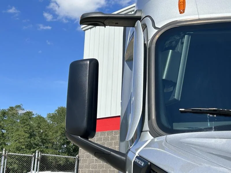 2026 Freightliner Cascadia - image 27