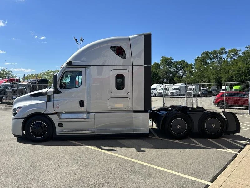 2026 Freightliner Cascadia - image 19