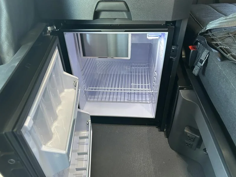 2026 Freightliner Cascadia - image 40