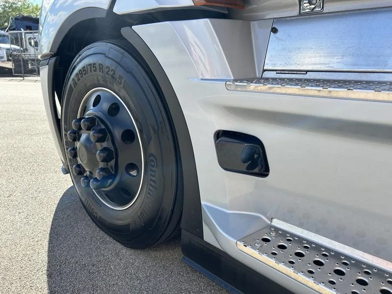 2026 Freightliner Cascadia - image 16