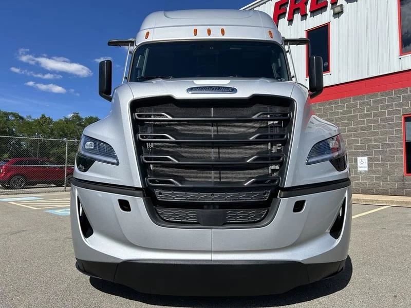 2026 Freightliner Cascadia - image 22