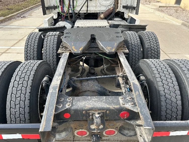 2020 Freightliner Cascadia - image 6